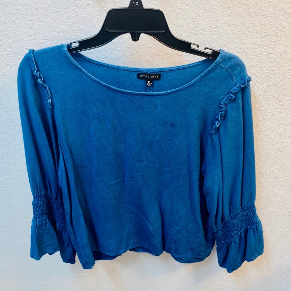Navy blue top 💙